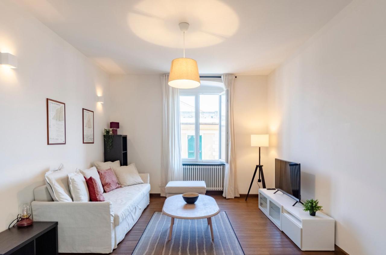 Joivy Spacious Family Apt For 4, In Carignano, Genova Kültér fotó